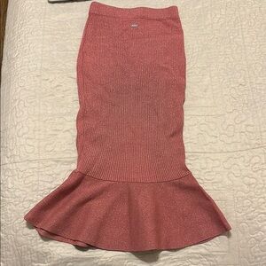 Elegant Pink Knit Skirt